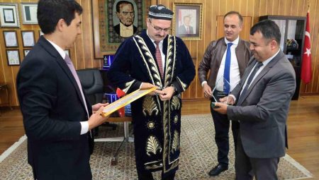 Atatürk Üniversitesi, kardeş coğrafyalardaki üniversiteler için deneyimini paylaşıyor