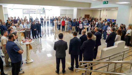 BARÜ ailesi klasik bayramlaşma programında bir ortaya geldi